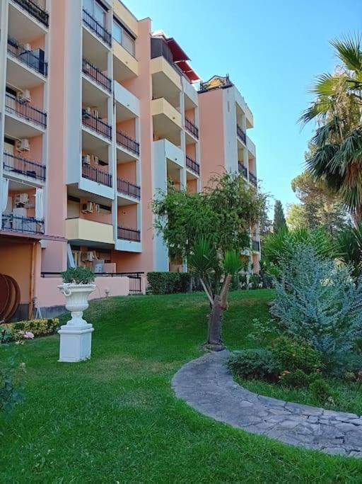 Apartment Monolocale Metro A Cornelia Rom