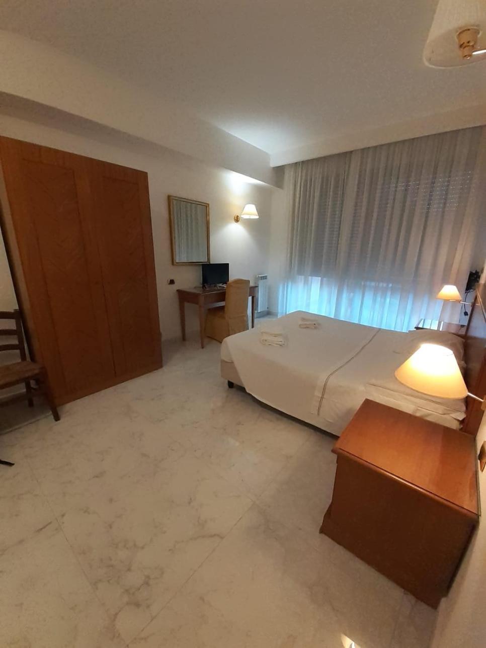 Apartment Monolocale Metro A Cornelia Rom